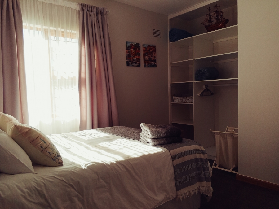 6 Bedroom Property for Sale in Bayview Western Cape